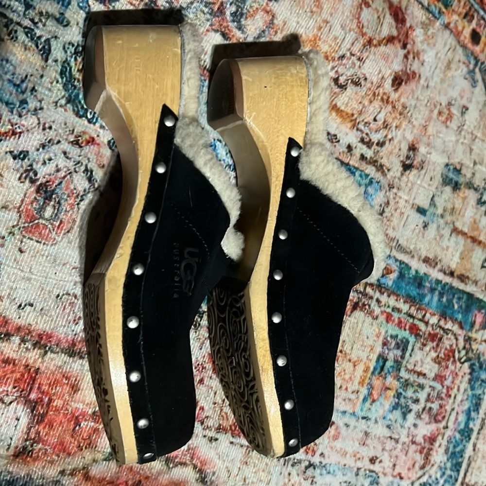 UGG Australia Kalie Clogs, Black, Size 8, EUC - Picture 3 of 6